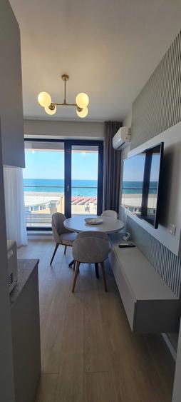 Apartament cu 2 camere semidecomandat, mobilat în Central