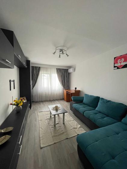 Apartament cu 3 camere decomandat în Paltiniș