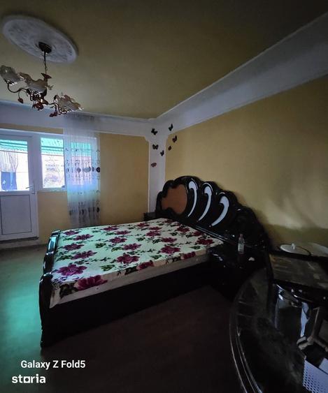 Casă cu 2 camere semidecomandat cu Teren 250 Mp în Cantemir