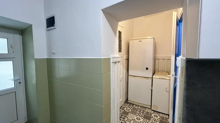 Apartament cu 2 camere semidecomandat, mobilat în Centrul Istoric