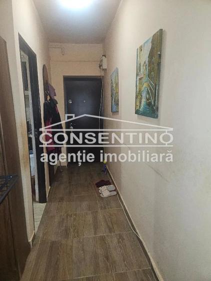 Garsonieră decomandată în Unirii Centru