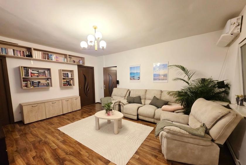 Casă individuală cu 5 camere cu Canalizare în Fratelia