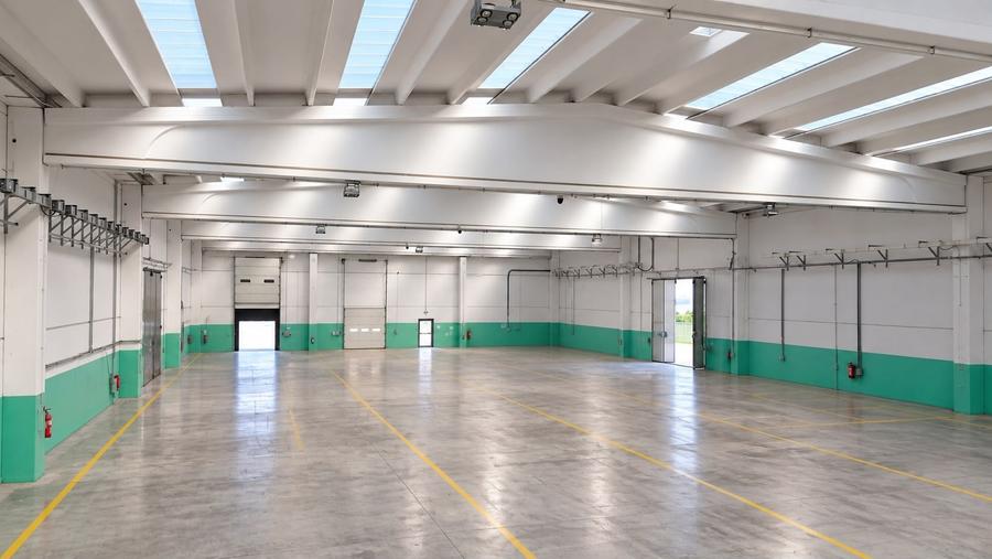 Spațiu industrial, de 2,532 mp, în Vest