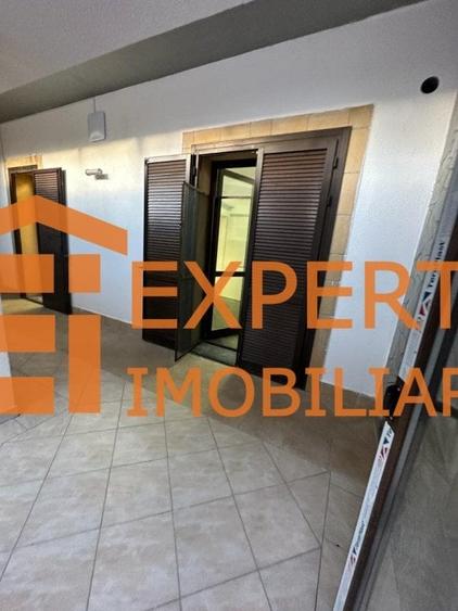 Casă individuală cu 7 camere cu Teren 400 Mp în Faleza Nord