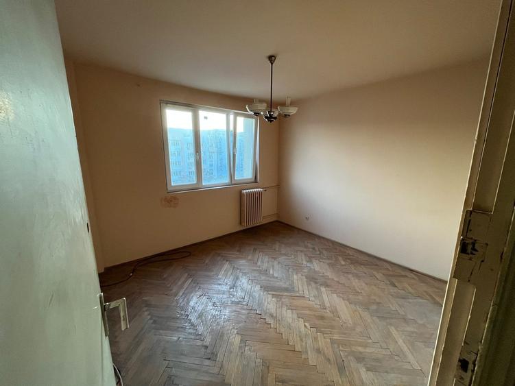 Apartament cu 2 camere semidecomandat în Bucur Obor