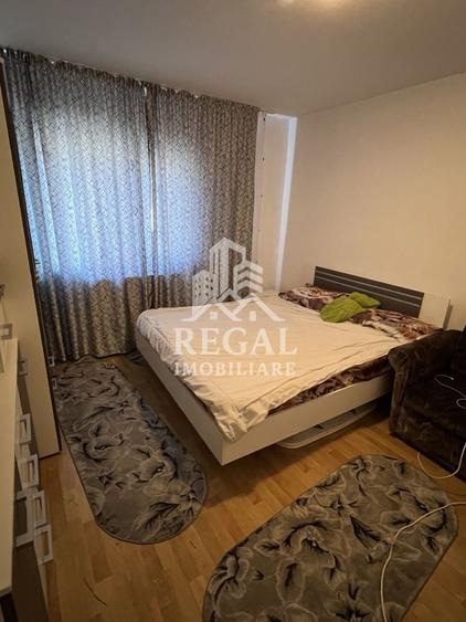 Apartament 3 camere de vânzare – Micro 5/1, Bd. Traian - 2