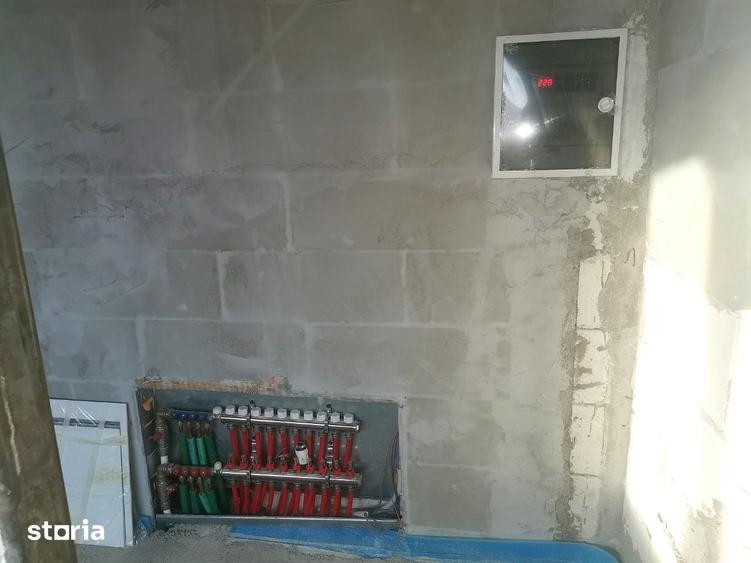 Casă cu 6 camere cu Teren 2500 Mp în Milcovul