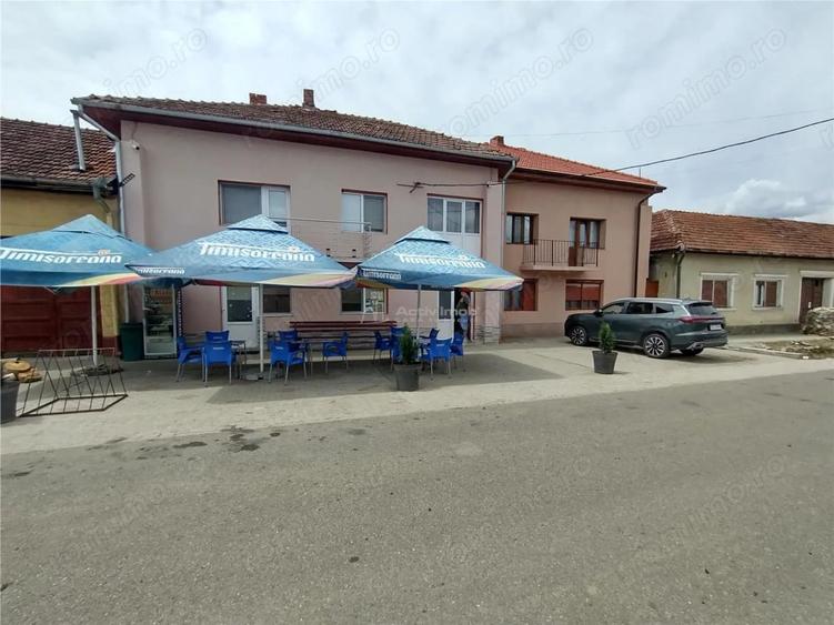 Apartament cu 3 camere decomandat în Bozovici