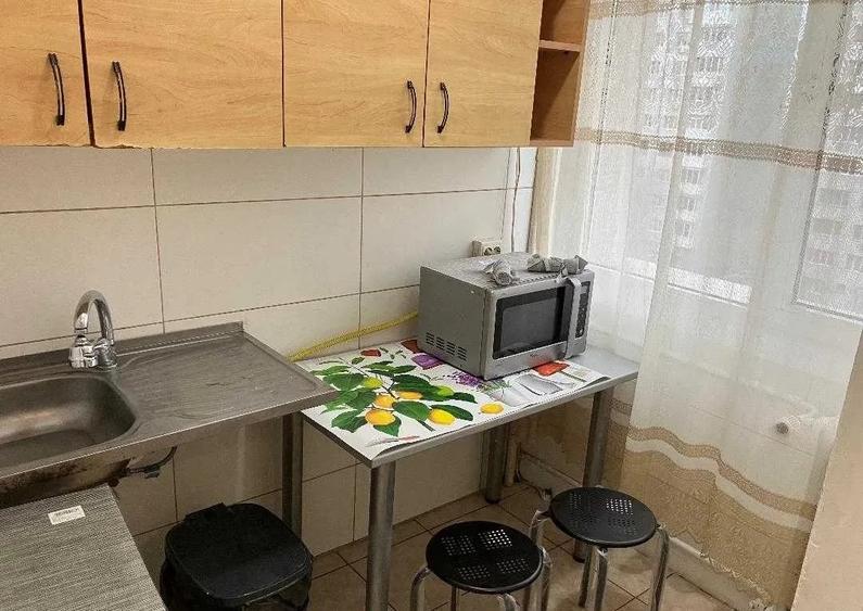 Garsonieră semidecomandată, mobilată în Dristor