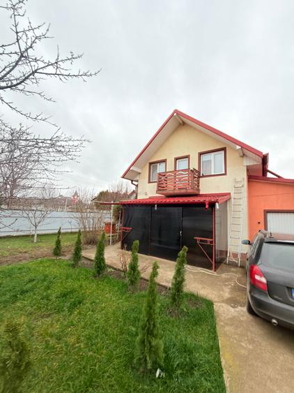 Casă individuală cu 3 camere cu Teren 500 Mp în Central