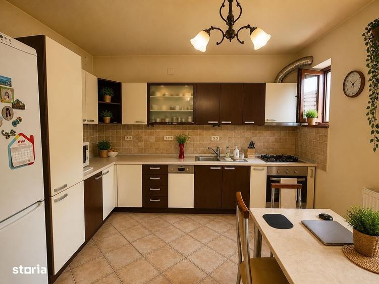 Casă cu 4 camere cu Teren 459 Mp în Central