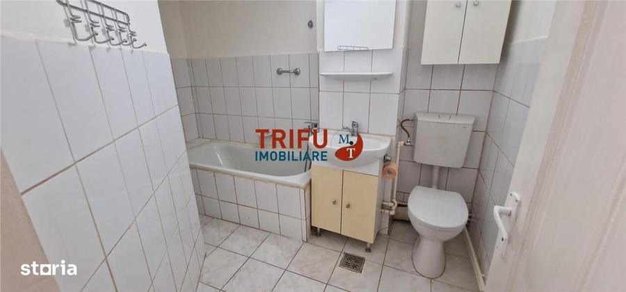 Garsonieră decomandată în Central