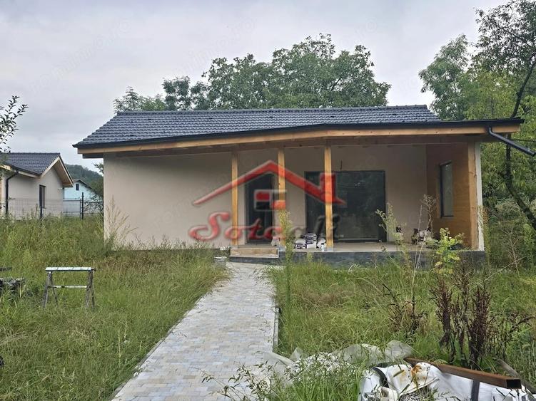 Casă cu 6 camere cu Teren 1030 Mp în Central