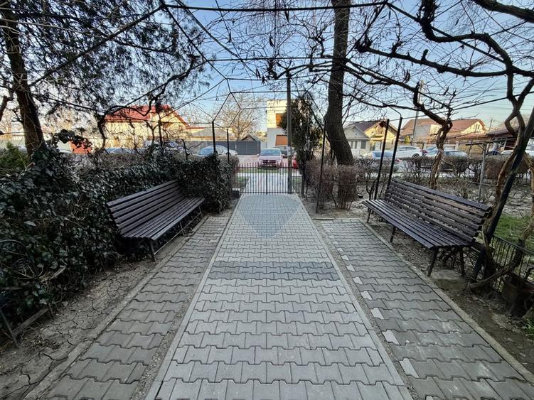 Apartament cu 3 camere decomandat în Gară