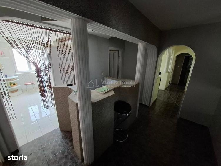 Apartament cu 4 camere decomandat în Ostroveni