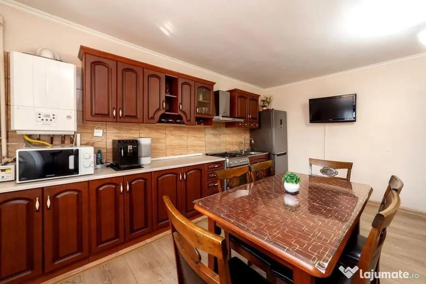 Casă cu 4 camere cu Teren 198 Mp în Trivale