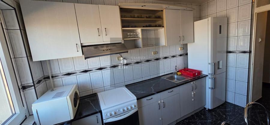 Apartament cu 3 camere semidecomandat, mobilat în 1 Decembrie 1918