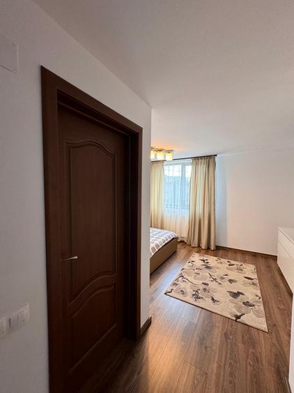 Casă individuală cu 7 camere cu Canalizare în Cheia