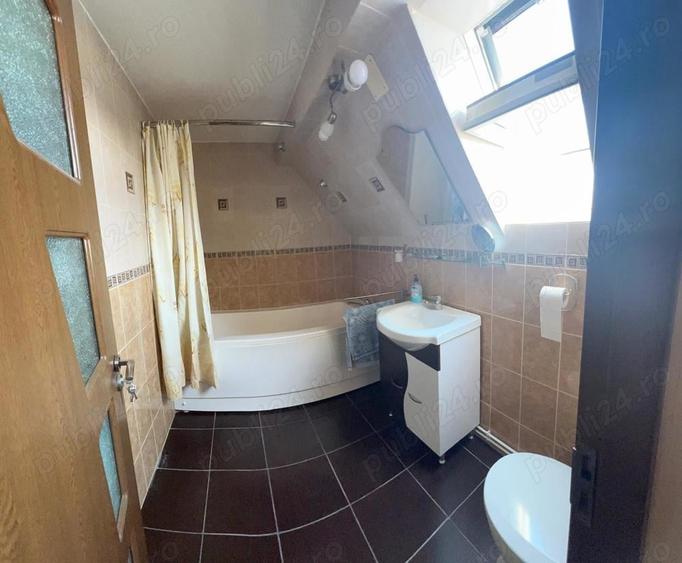 Casă cu 6 camere cu Teren 1213 Mp în Vladimirescu