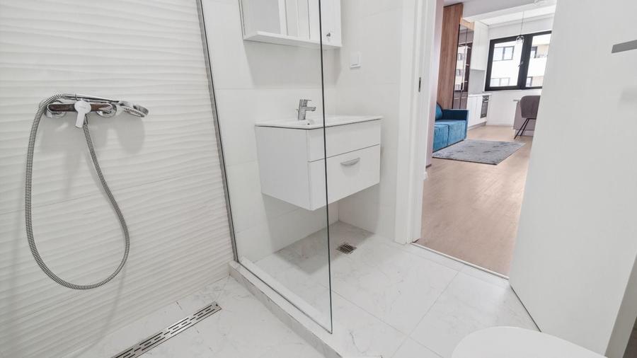 Apartament cu 2 camere semidecomandat, mobilat în Aviației