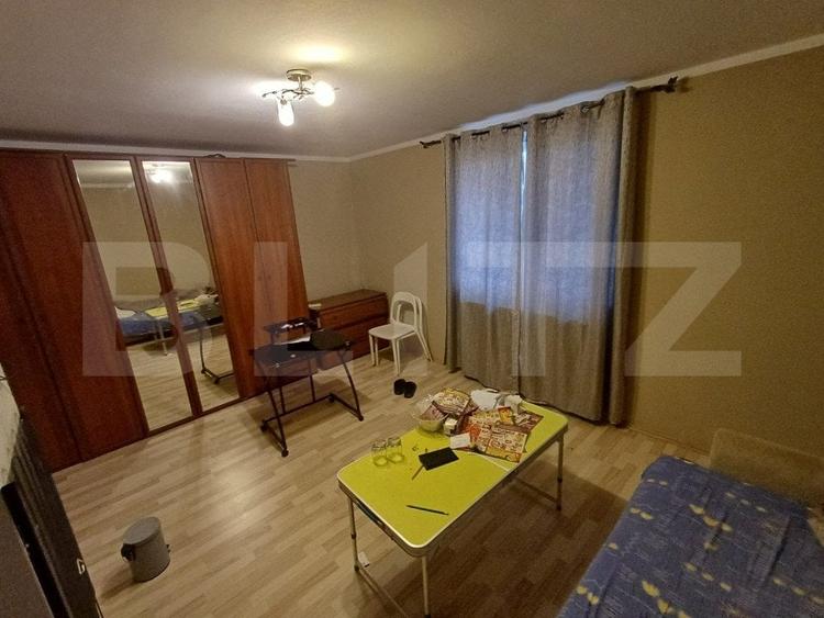 Casă individuală cu 6 camere cu Canalizare în Exterior Est