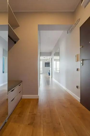 Apartament cu 4 camere semidecomandat, mobilat în Floreasca