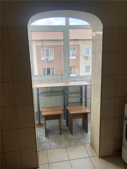 Apartament cu 3 camere decomandat în Lunei