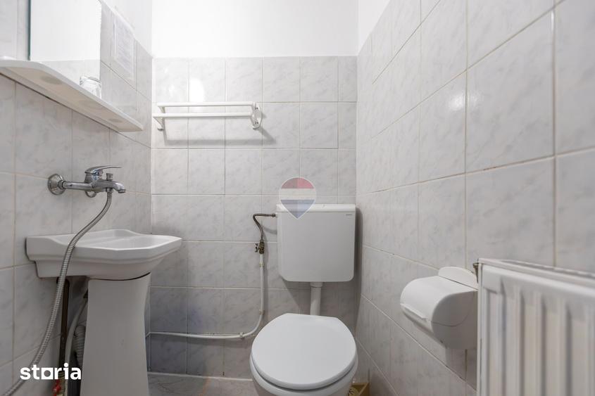 Spațiu comercial, de 700 mp, în Central