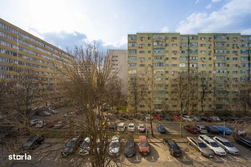 Apartament cu 3 camere semidecomandat, mobilat în Pantelimon