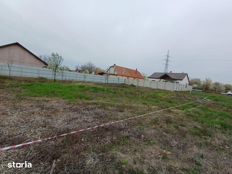 Teren de 2069 mp, în Gai