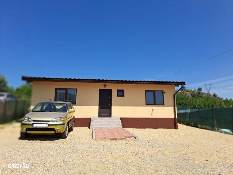 Casă cu 3 camere decomandat în Teliucu Inferior