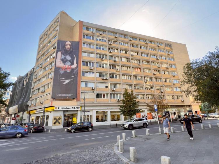 Apartament cu 2 camere semidecomandat, mobilat în P-ța Universității