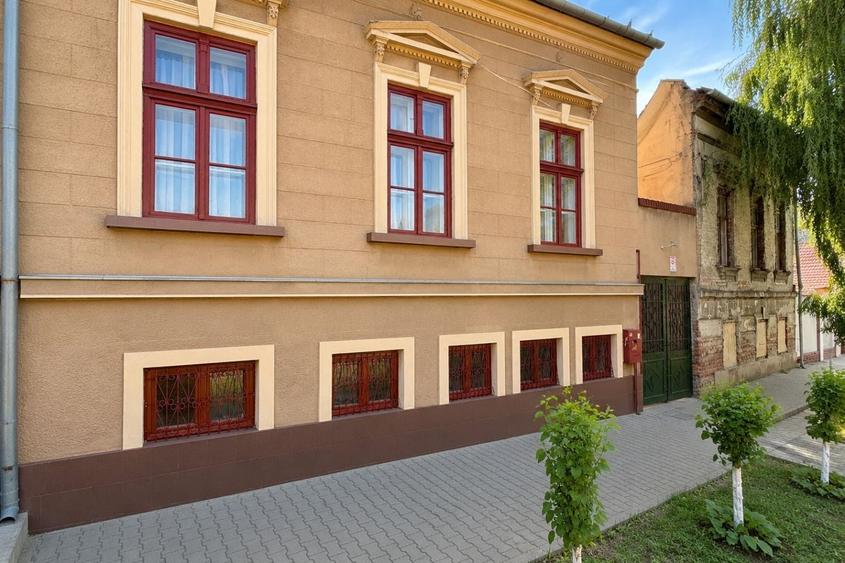 Casă D+P, zona Boul Roșu, pretabilă spații de cazare/birouri - 38