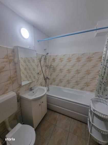 Apartament cu 2 camere, mobilat în Pajura