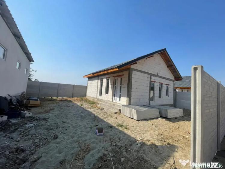 Casă cu 3 camere cu Teren 200 Mp în Brestei