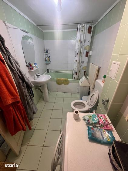 Casă cu 5 camere cu Teren 1800 Mp în Călugări