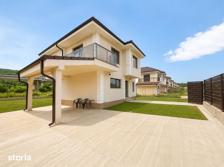 Casă cu 4 camere cu Teren 400 Mp în Luna