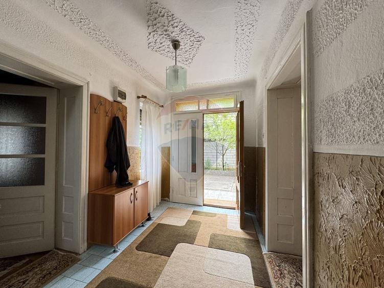 Casă cu 5 camere cu Teren 1026 Mp în Dârlos