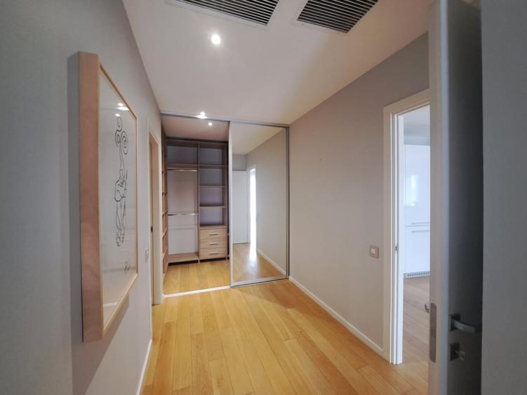 Apartament cu 4 camere, mobilat în Aviației