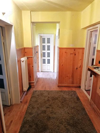 Apartament cu 3 camere decomandat în Central