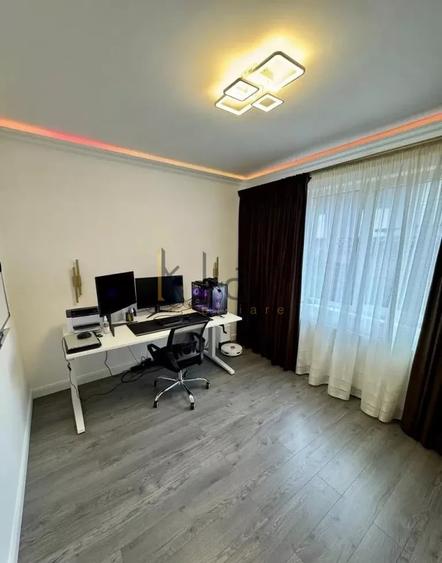 Apartament cu 3 camere semidecomandat, mobilat în Florești
