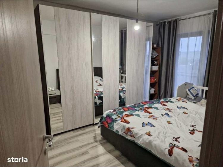 Apartament cu 3 camere semidecomandat în Fundeni