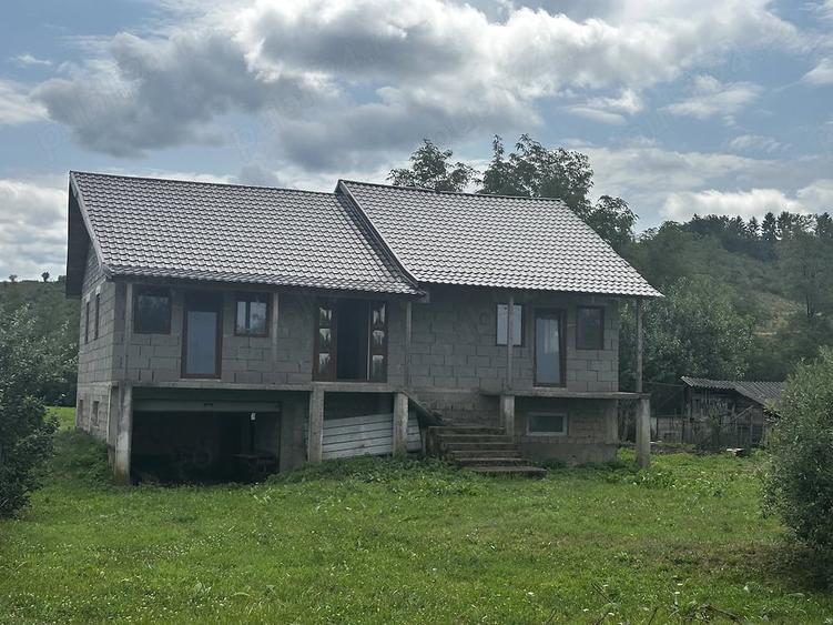 Casă cu Teren 3000 Mp în Central