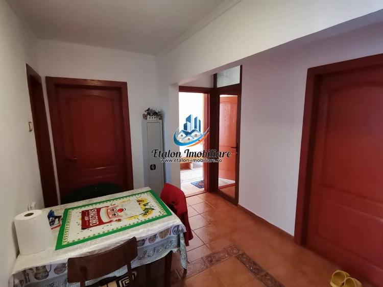Apartament cu 4 camere decomandat în Precista