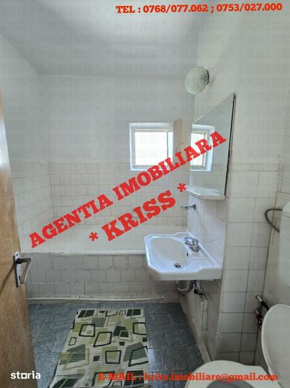 Apartament cu 3 camere decomandat în Găvana