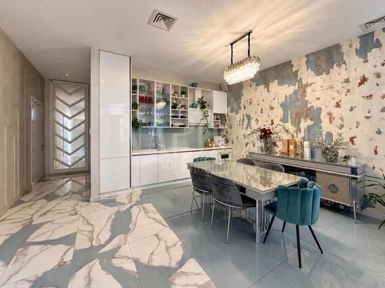 Apartament cu 4 camere semidecomandat, mobilat în Ultracentral