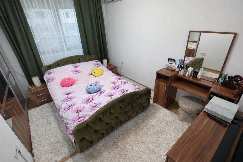 Apartament cu 3 camere decomandat, mobilat în Parcul Carol