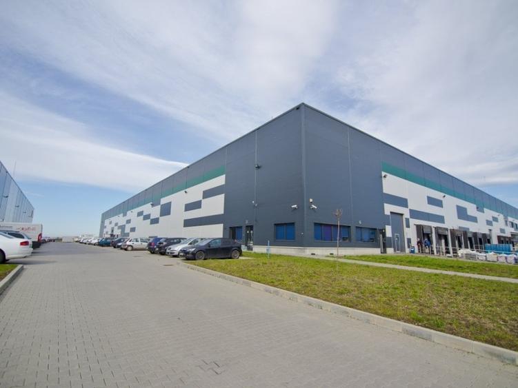Spațiu industrial, de 125,000 mp, în Aeroport