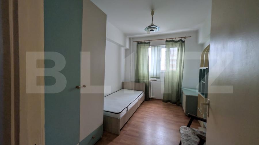 Apartament cu 4 camere decomandat, mobilat în Republicii