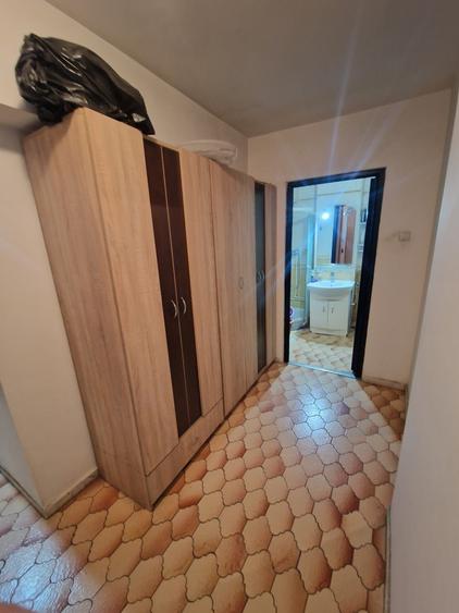 Apartament cu 3 camere decomandat în Bucur Obor